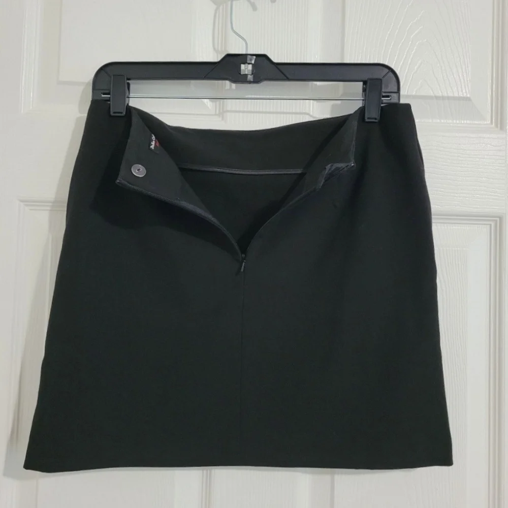 Dalia Collection Black Mini Skirt Size 2(XS) Ruffled Layered Front Zip-Up